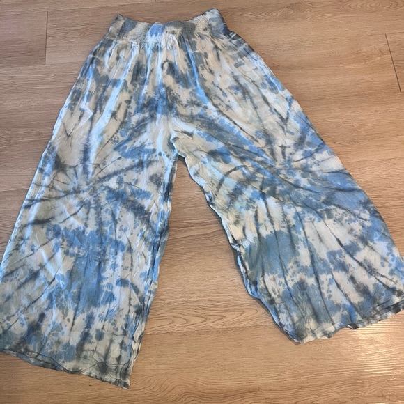 Tie-Dye Blue Beach Cropped Wide-Leg Pants - Picture 4 of 5